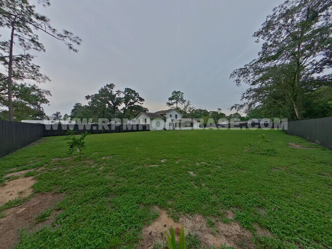 Building Photo - 147 Gillis Dr