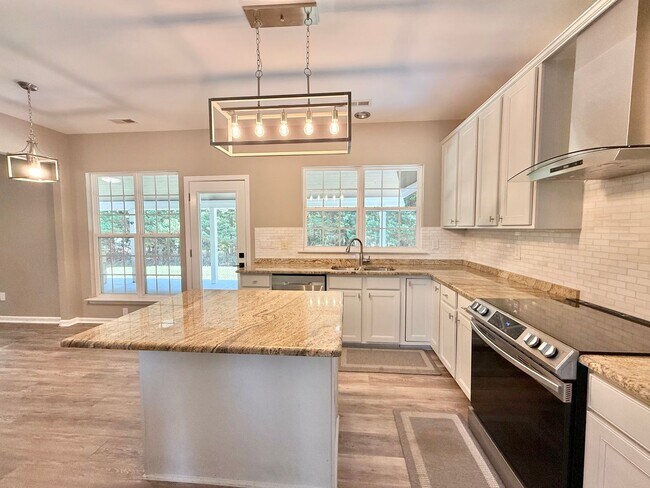 Building Photo - Newly Remodeled 4BD, 2.5BA Raleigh Home wi...
