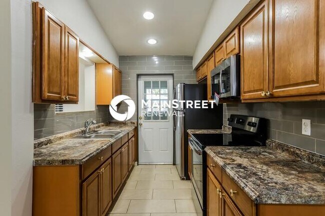 Building Photo - 3 Bedroom Pet-Friendly Home in Bartow, FL with Main Street Renewal