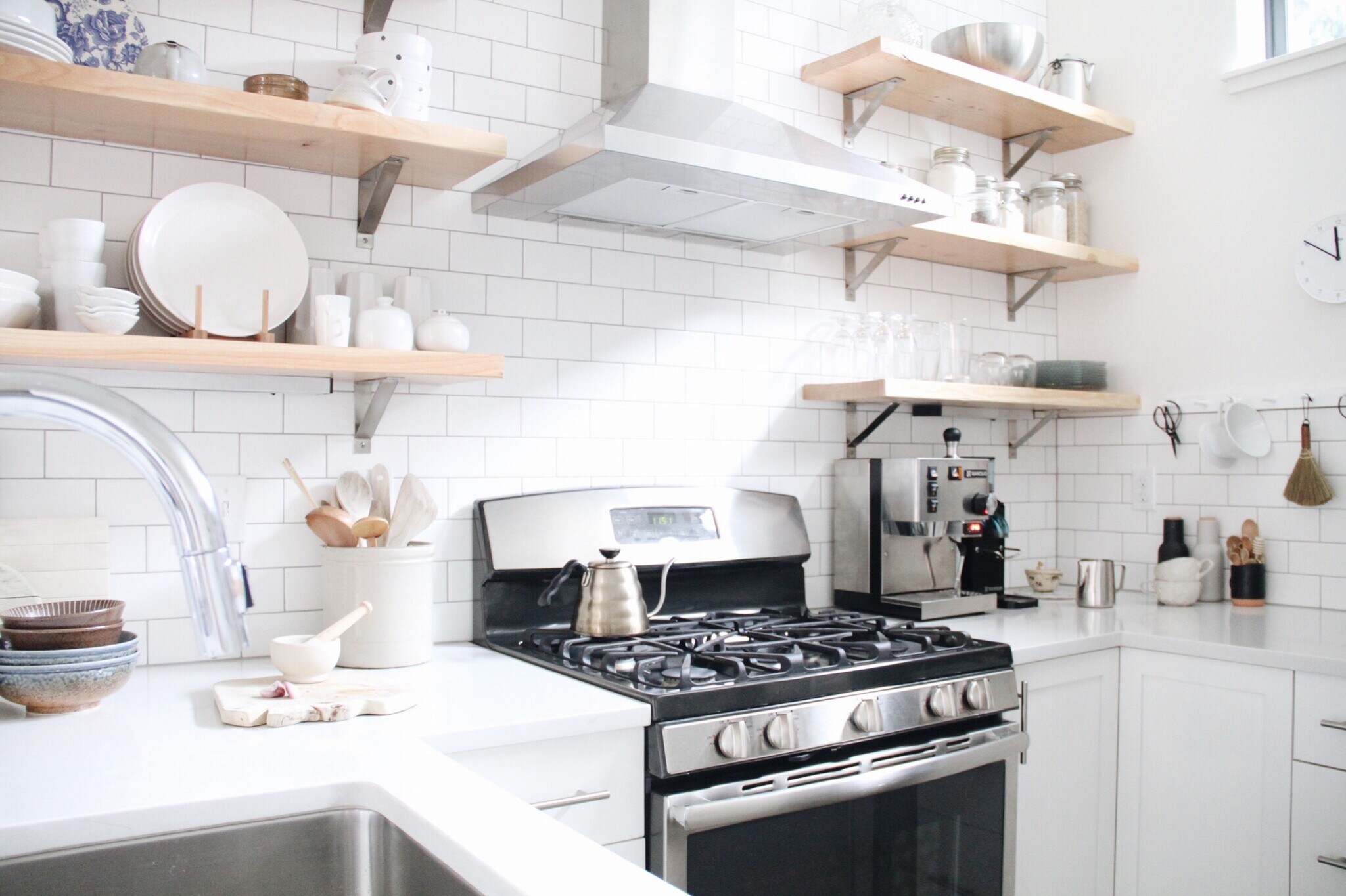 Building Photo - 2421 SE Division St