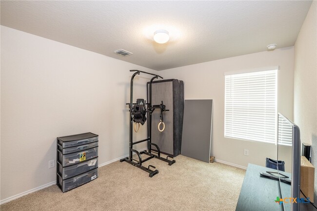 Building Photo - 860 Margay Lp
