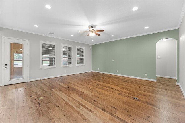 Building Photo - 4857 Dutton Lake Dr