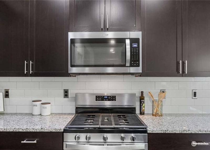 Building Photo - 3318 103rd Dr NE