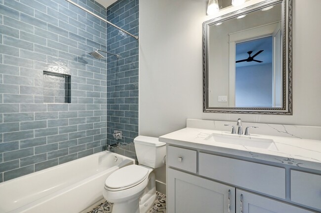 Building Photo - 609 W Pierce St