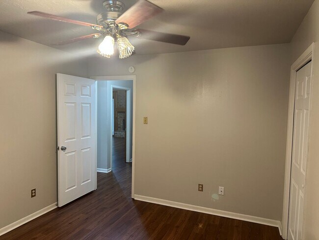 Building Photo - 2711 Wilderness Dr N