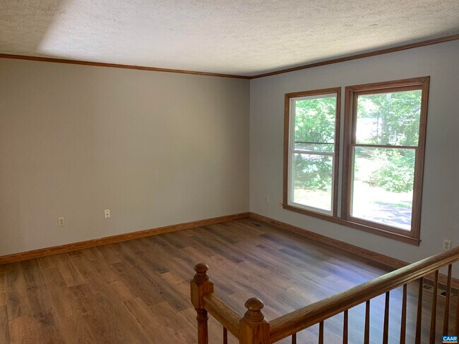 Building Photo - 103 Cloverhill Ct