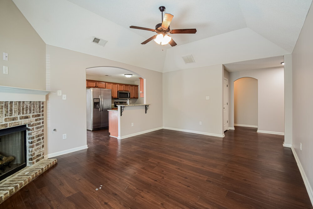 Building Photo - 9435 Darren Cir S