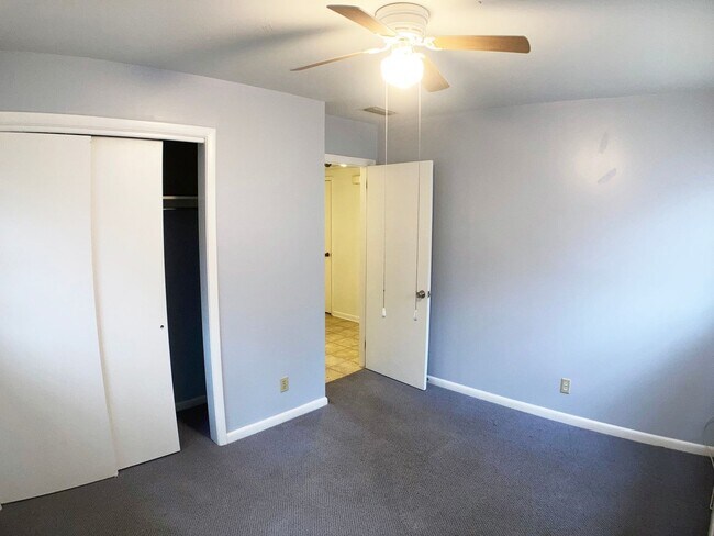 Building Photo - ***TWO WEEKS FREE*** Charming Home in Established Jacksonville Neighborhood