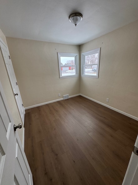 Building Photo - 1415 Hackberry Ln