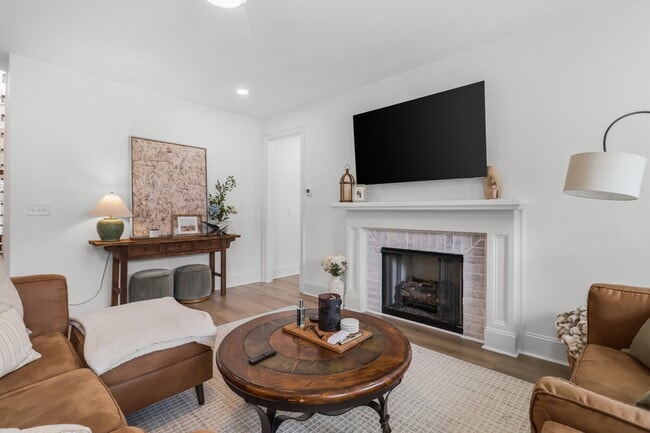 Building Photo - 276 Bluebell Dr