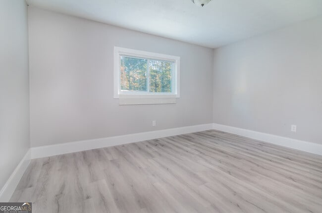 Building Photo - 511 Gresham Park Dr