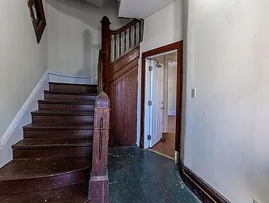 Building Photo - 381 Forest Ave