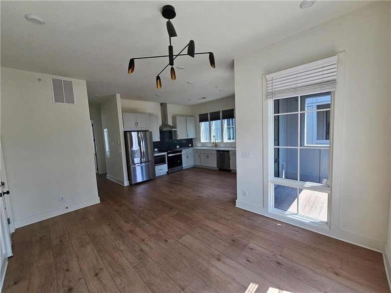Building Photo - 1294 Longreen Ter NW