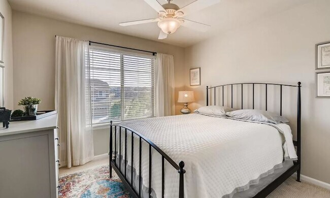 Building Photo - 7410 S Robertsdale Way