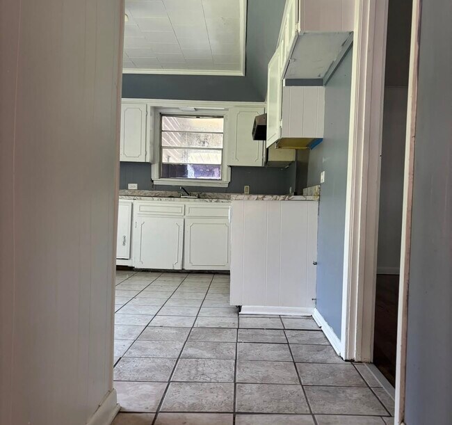 Building Photo - 531 Pecan St