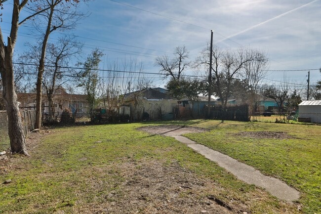 Building Photo - 11914 Meadowpass St