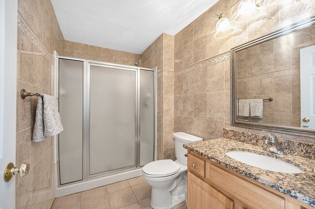 Building Photo - 262 Littleton Rd