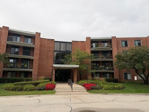 Building Photo - 1415 E Central Rd