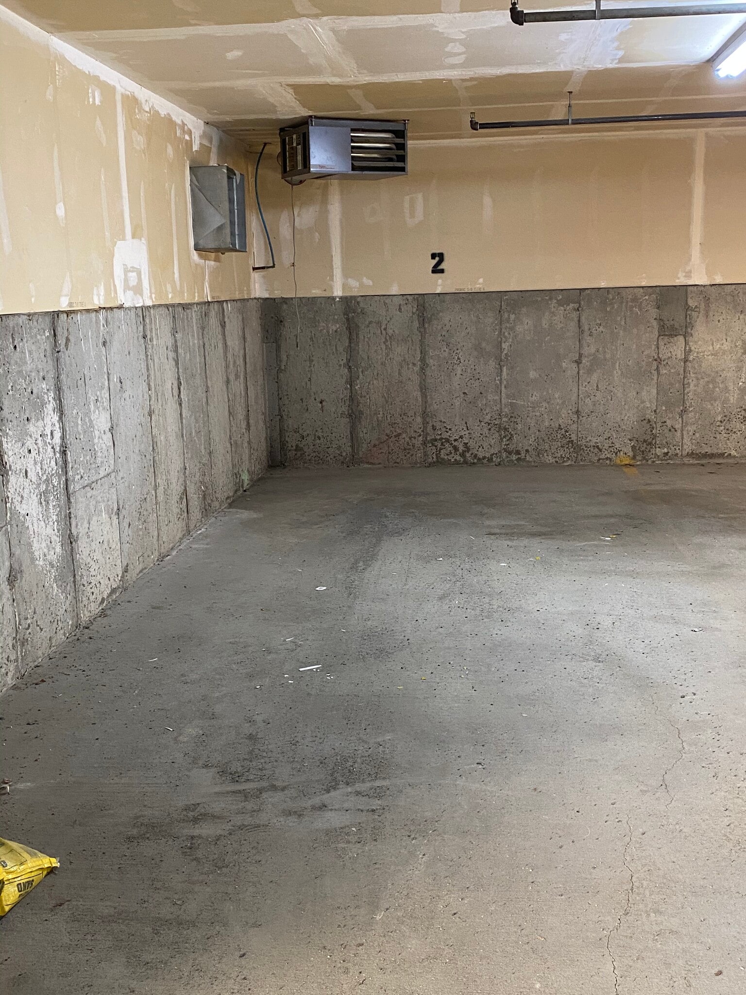 Garage Parking - 123 E Potter Dr