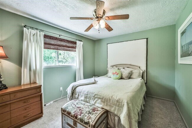 Building Photo - 6911 Sprigg St