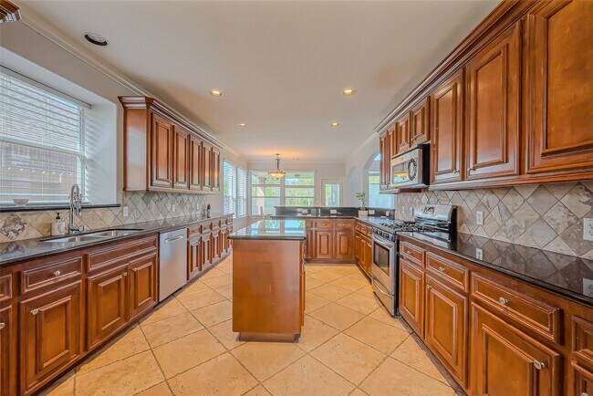 Building Photo - 2213 Jernigan Ford