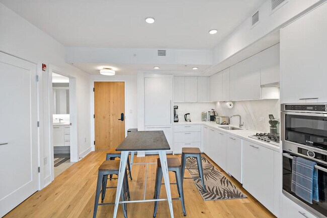 Building Photo - 635 S St NW