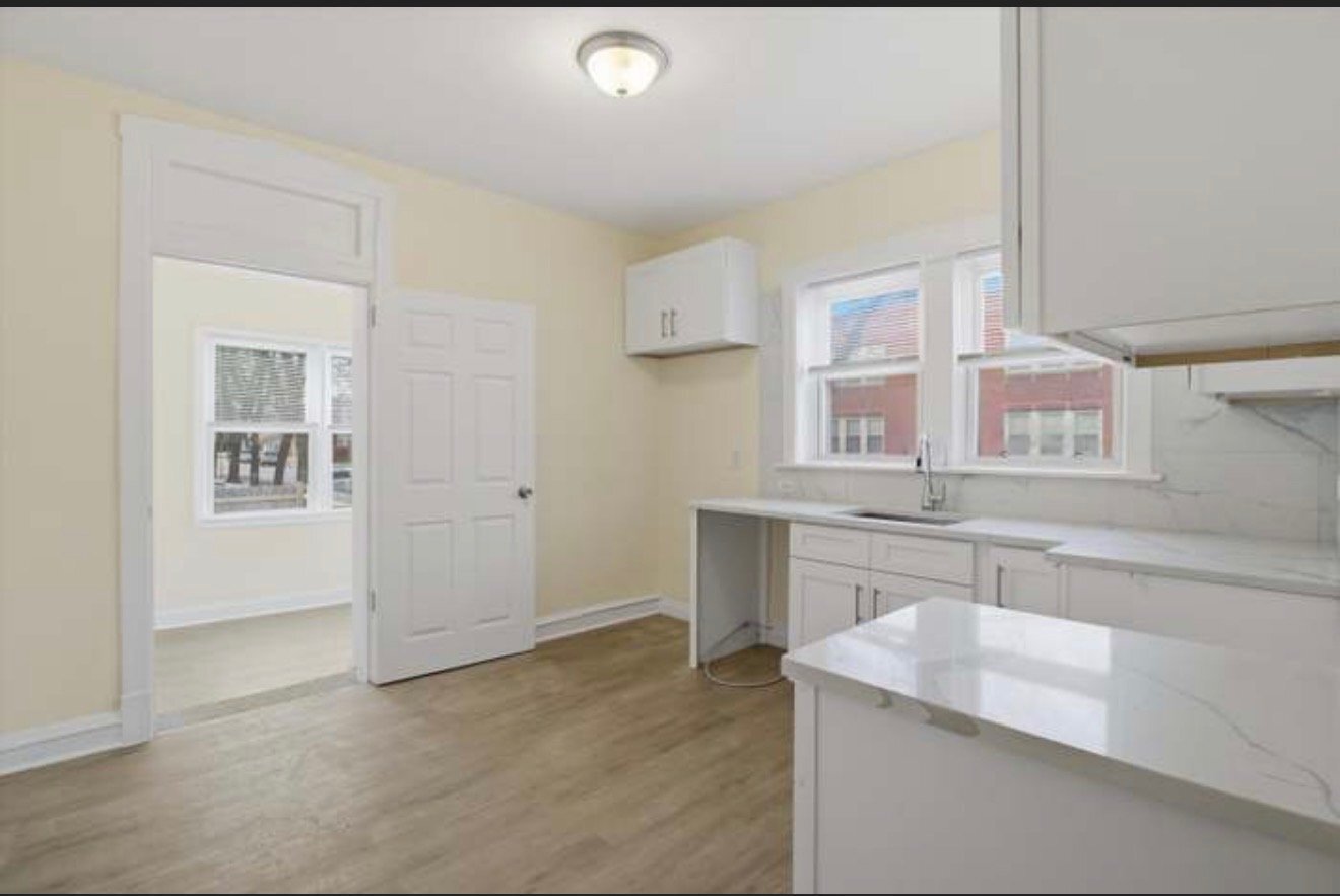 Building Photo - 7700 S St Lawrence Ave