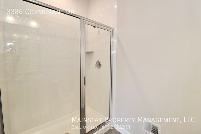 Building Photo - 2022 New Construction Townhome in Watershe...