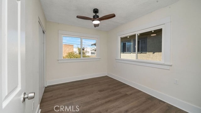 Building Photo - 911 W 40th Pl