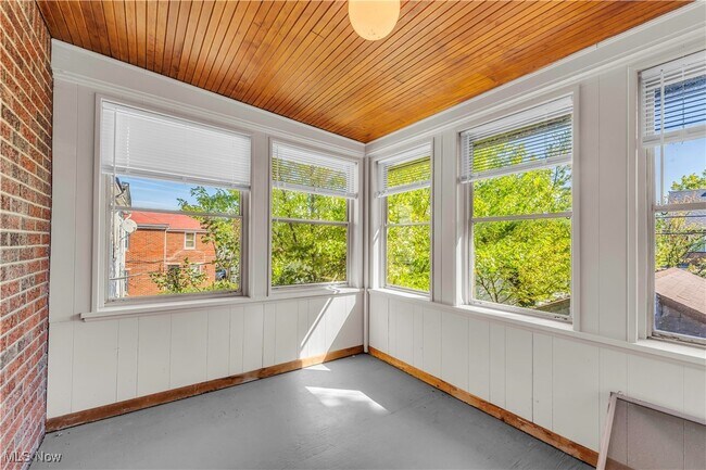 Building Photo - 19500 Lakeshore Blvd