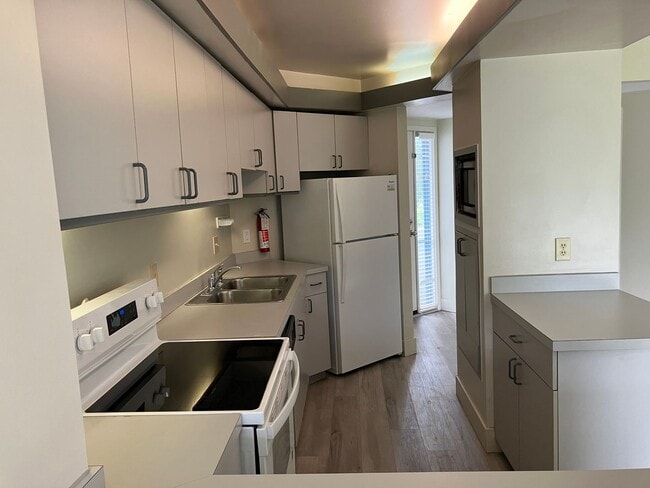 Building Photo - 2 bedroom 2.5 bathroom in Calabash