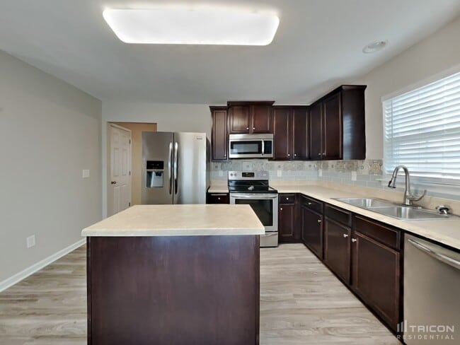 Building Photo - 2820 Wild Poplar Way