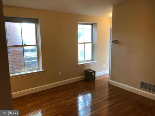 Building Photo - 1906 Fairmount Ave