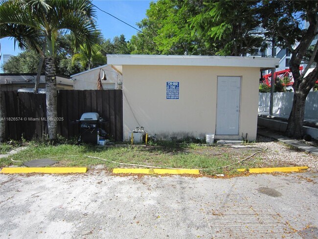 Building Photo - 2039 Taylor St