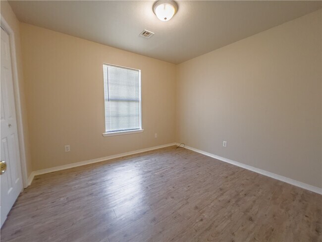 Building Photo - 2020 S F St