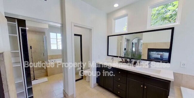 Building Photo - 445 1/2 Begonia Avenue