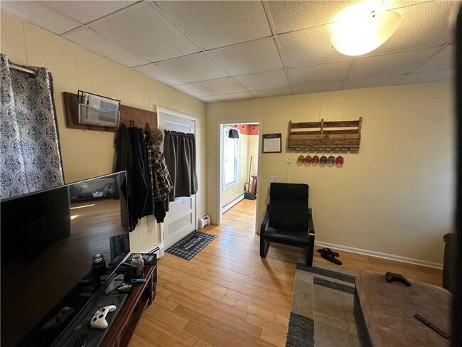 Building Photo - 45 Ledward Ave