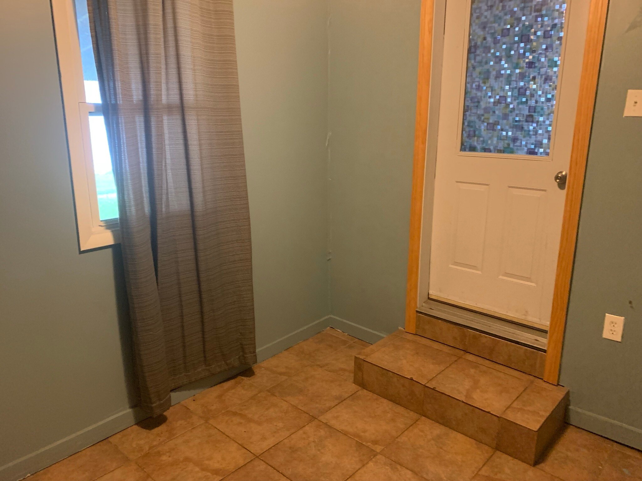 Mud room - 901 N Walnut St