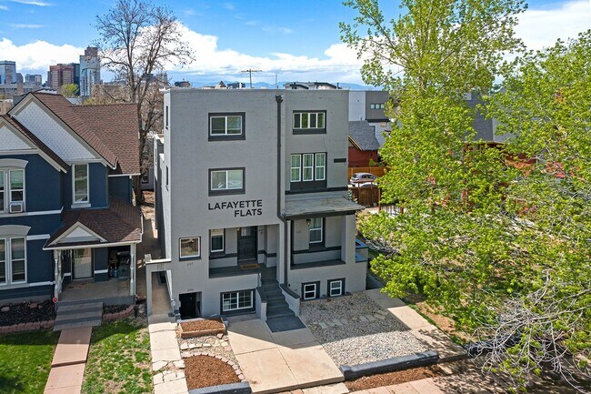 Building Photo - ? Only $899! Modern 1st-Floor Apartment with  $500 OFF Your First Month ?