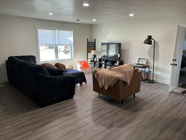 Building Photo - 16921 12th St