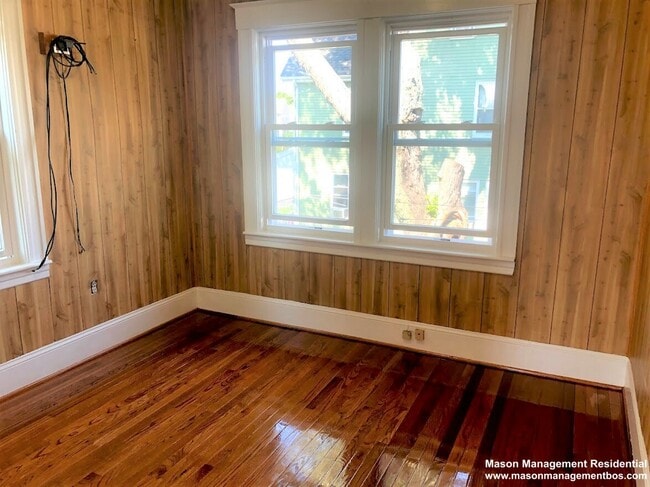 Building Photo - 84 Empire St