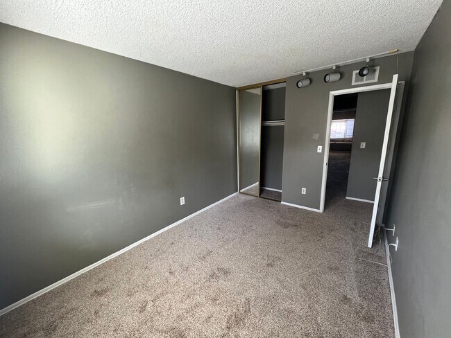 Building Photo - Stunning 4 Bedroom, 3 Bath Tierrasanta Hom...