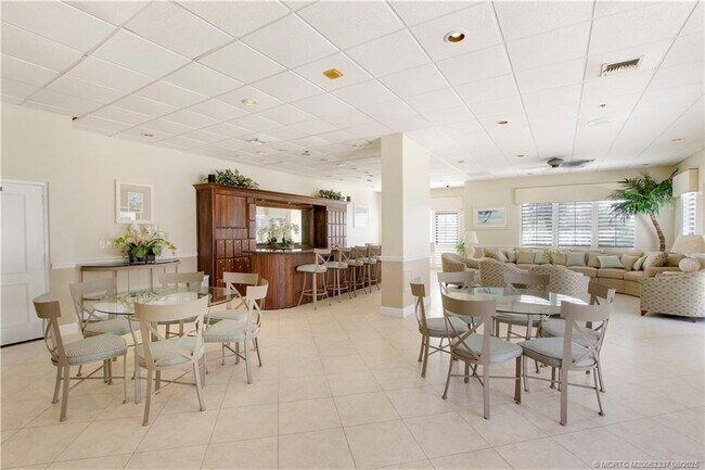 Building Photo - 9950 S Ocean Dr