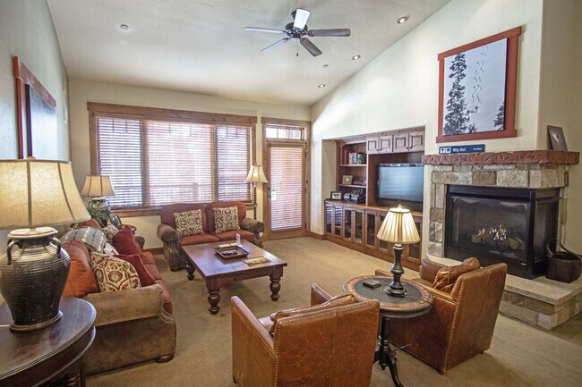 Building Photo - 2905 Mountaineer Cir