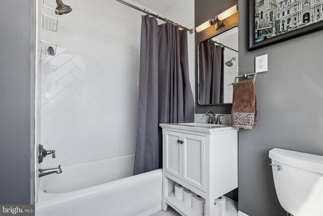 Building Photo - 1324 Locust St