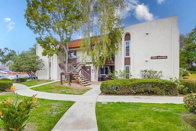 Building Photo - Fully Remodeled 2BR Condo with Designer Fi...