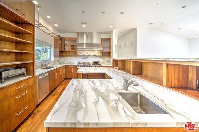 Building Photo - 6000 Philip Ave