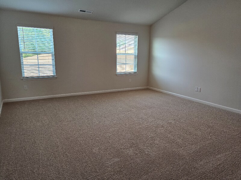 Building Photo - 186 Falcon Ln