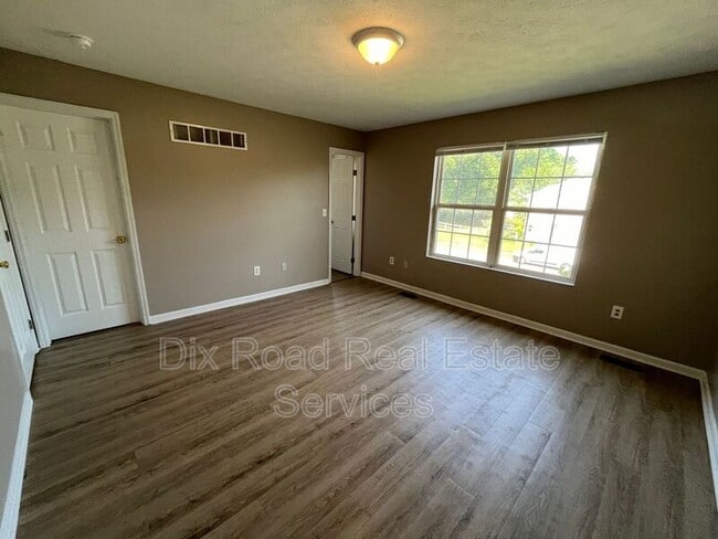 Building Photo - 307 Park Dr