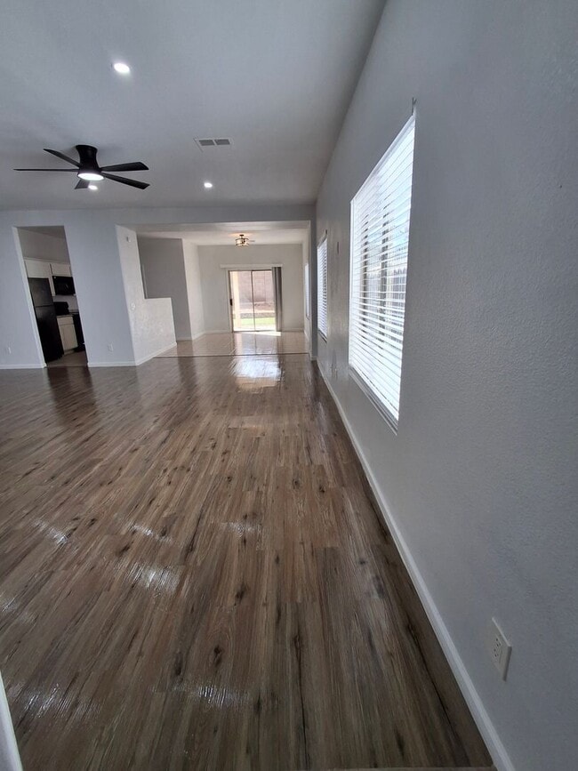 Building Photo - Free November Rent! Beautiful Home in Johnson Ranch! Fully Renovated! Waived Application fee!